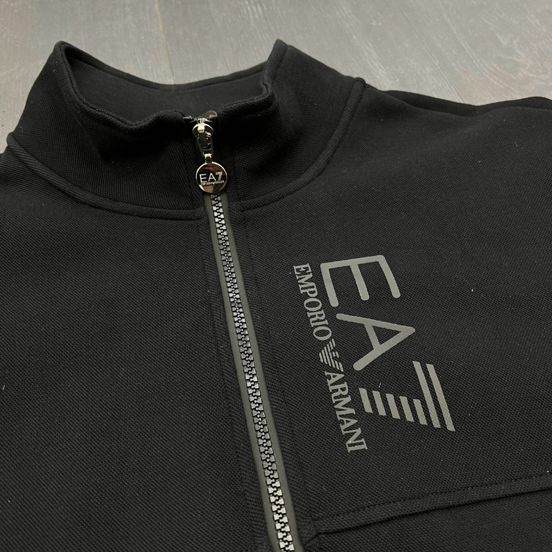 спортивный костюм armani,cпортивный костюм emporio armani,мужские спортивные костюмы,спортивный костюм армани,спортивные костюм