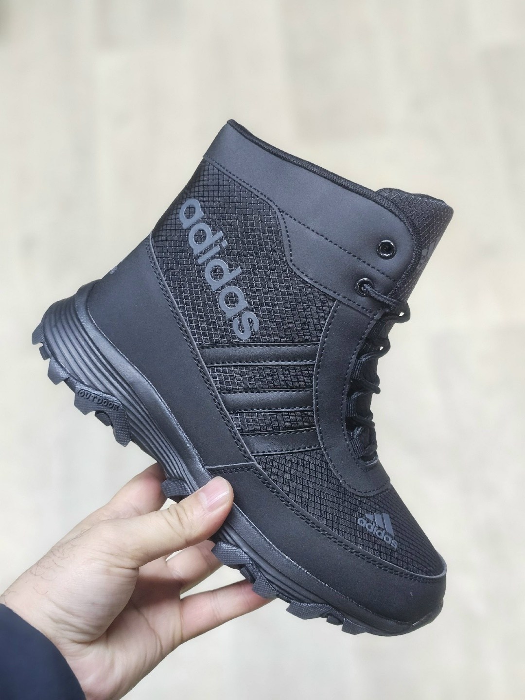 кроссовки adidas зимние,adidas climaproof кроссовки зимние,зимние кроссовки,кроссовки мужские зимние adidas,зимние кроссовки адидас мужские