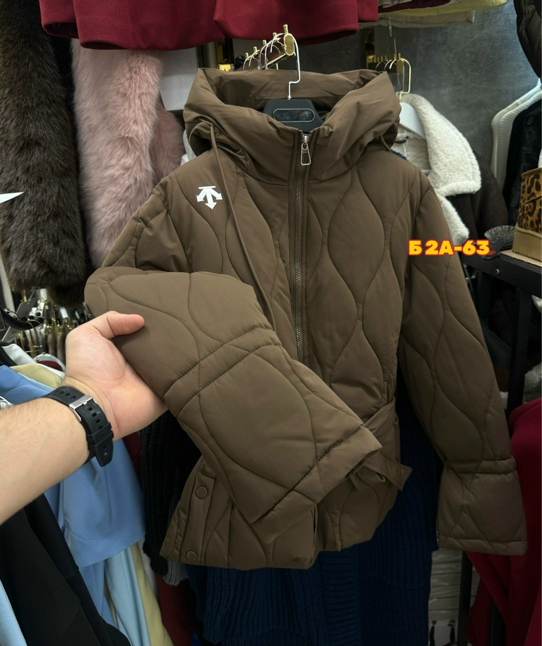 куртка,демисезонная куртка,куртка модная,женская куртка,стильная куртка