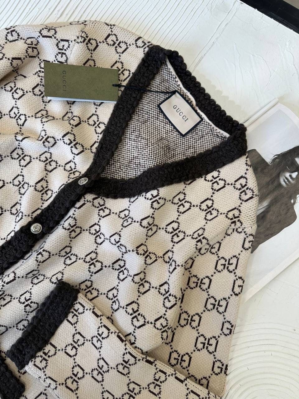 кардиган гуччи,кардиган,кардиган gucci,кардиган с узорами,двусторонний кардиган