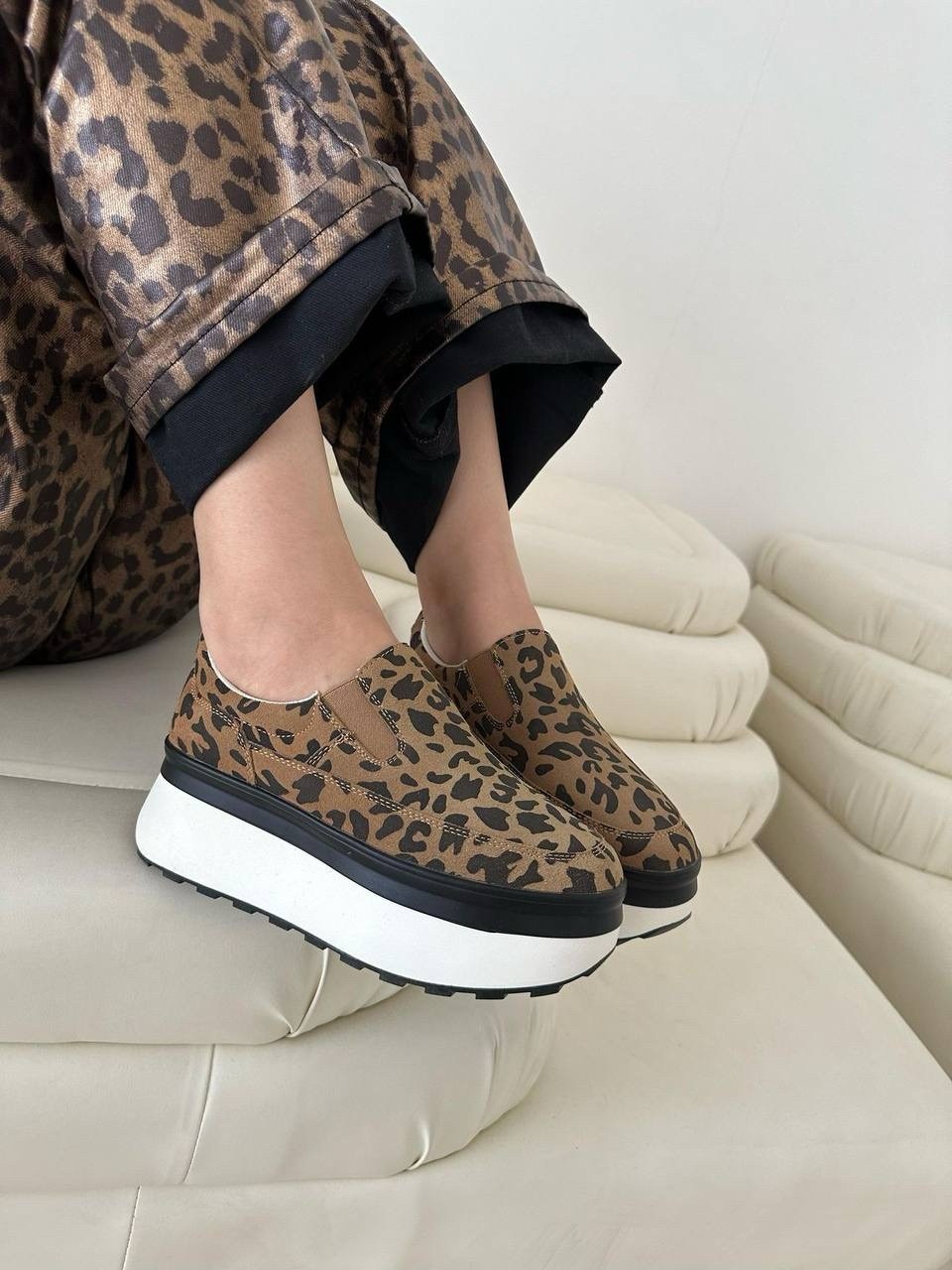 , женская,обуви,кроссовки женскиe,кеды замша