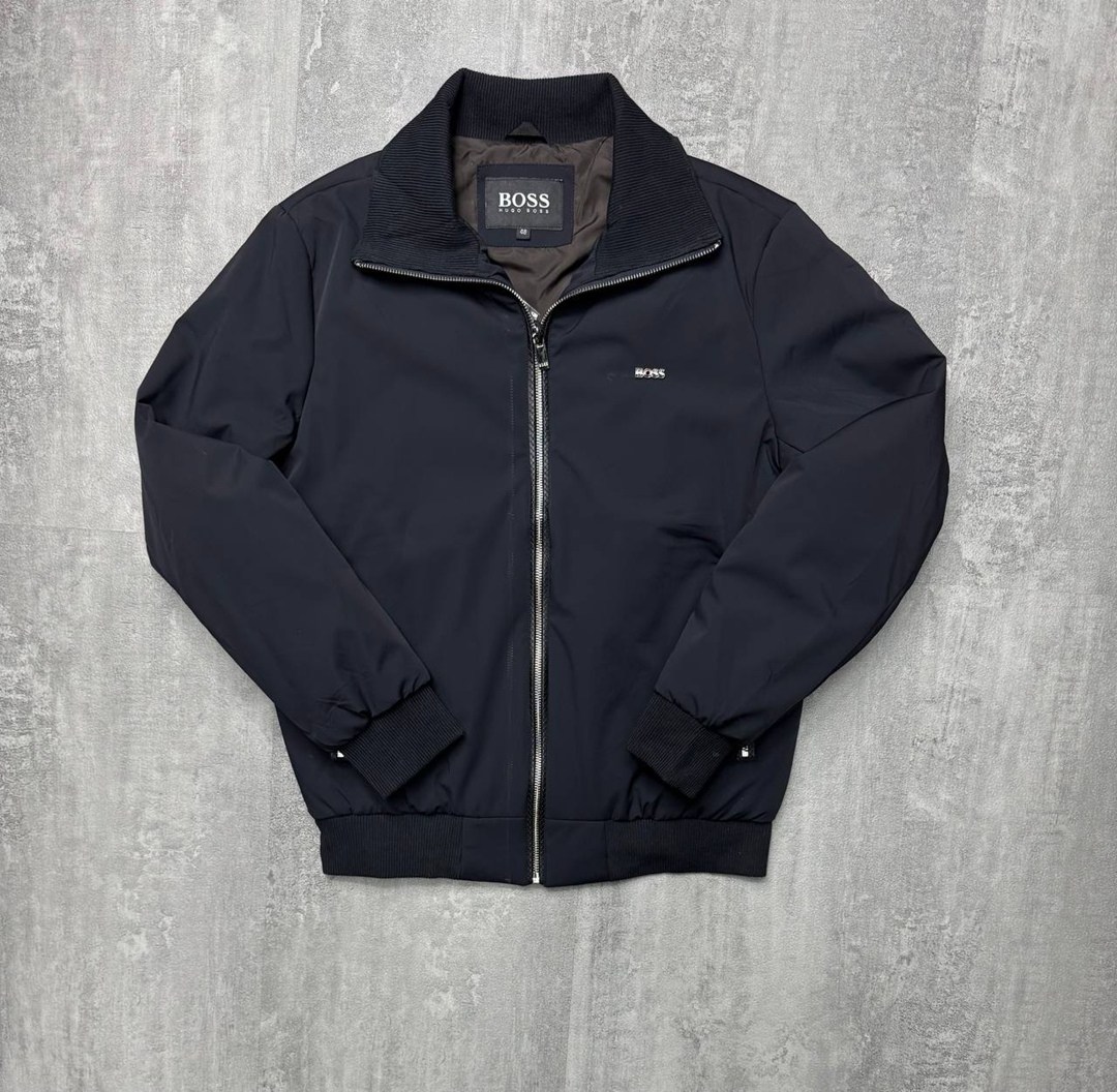 демисезонная куртка,легкая куртка,hugo boss ветровка,куртка с воротником,куртка бомбер