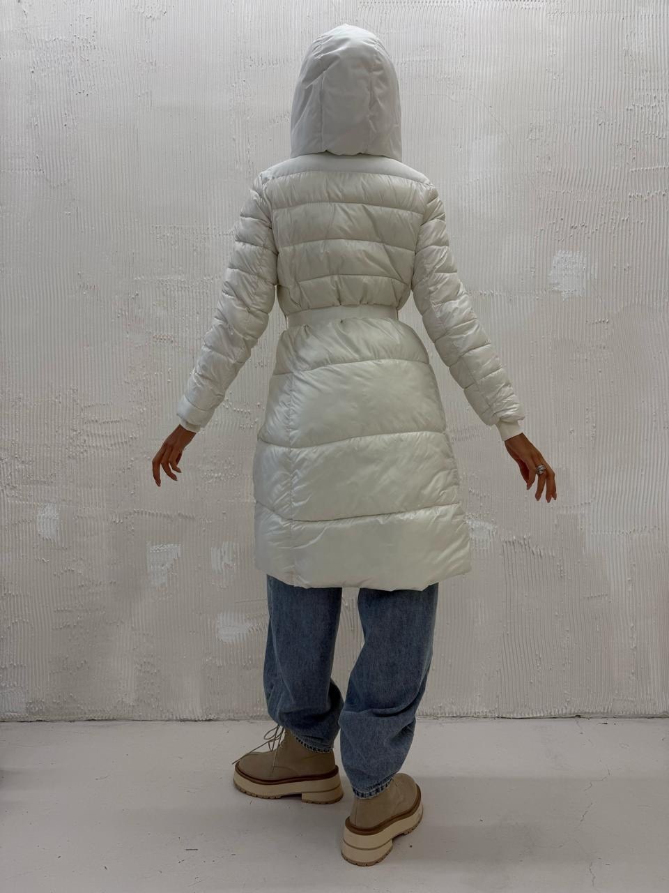 пуховик удлиненный,белый пуховик,куртка стильная,куртка женская белая,пуховик