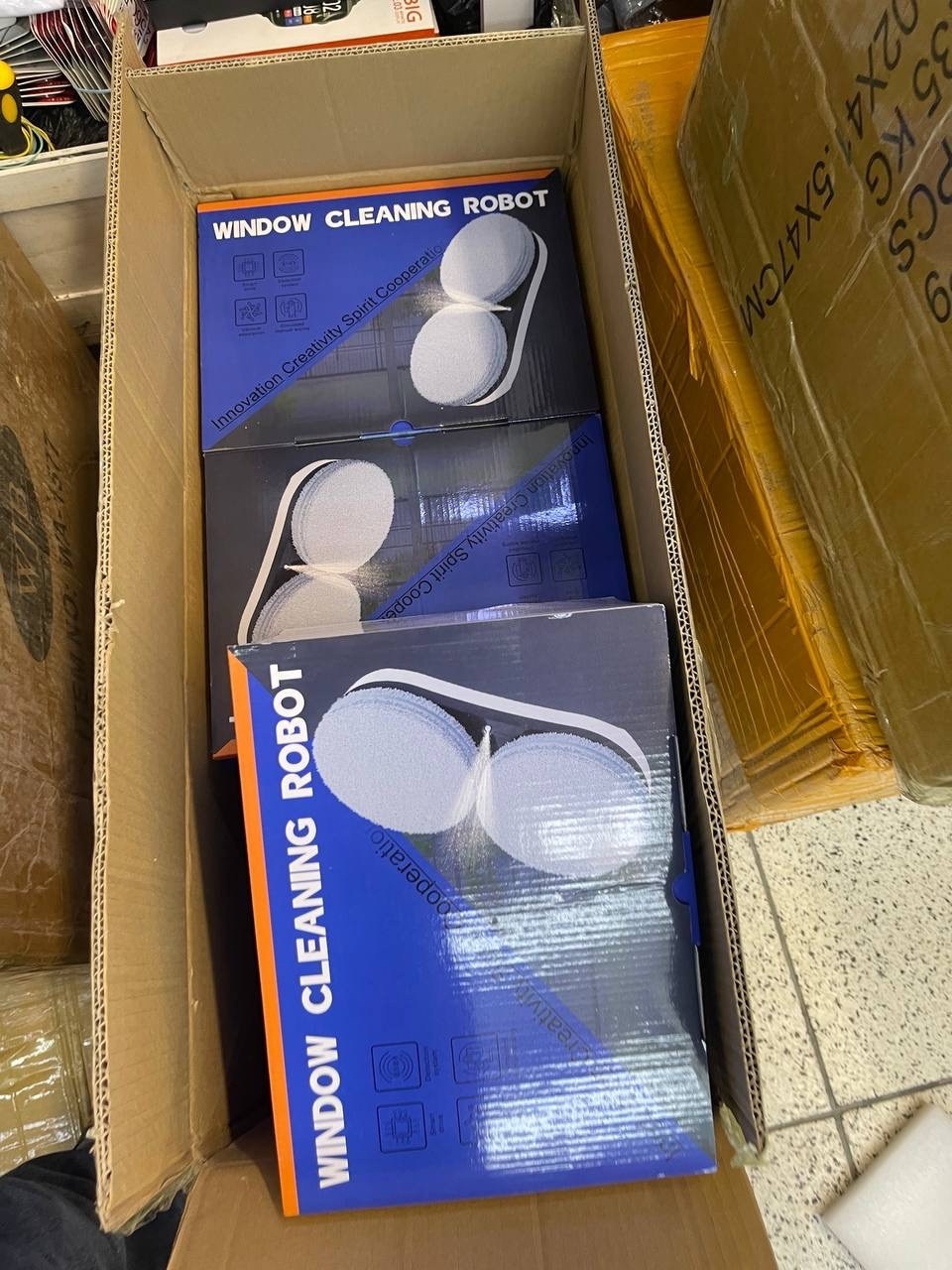 робот мойщик окон cleanbot ultraspray,робот мойщик окон с распылением cleanbot,робот мойщик окон cleanbot pro,робот мойщик окон стеклоочиститель cleanbot,робот для мойки окон робот для мойки окон