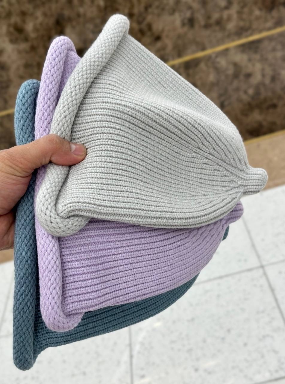 шапка белая,шапка вязаная,вязаная шапочка,шапка классическая,вязаная шапка женская