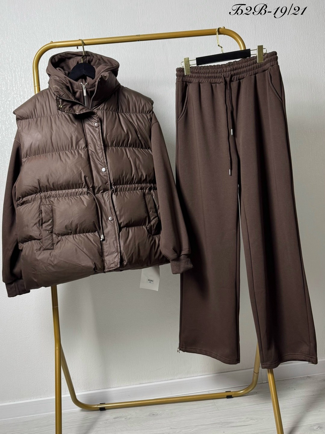 стильные костюмы,костюм трикотажный,костюмы спортивные,тройка костюм женский,костюм тройка с курткой