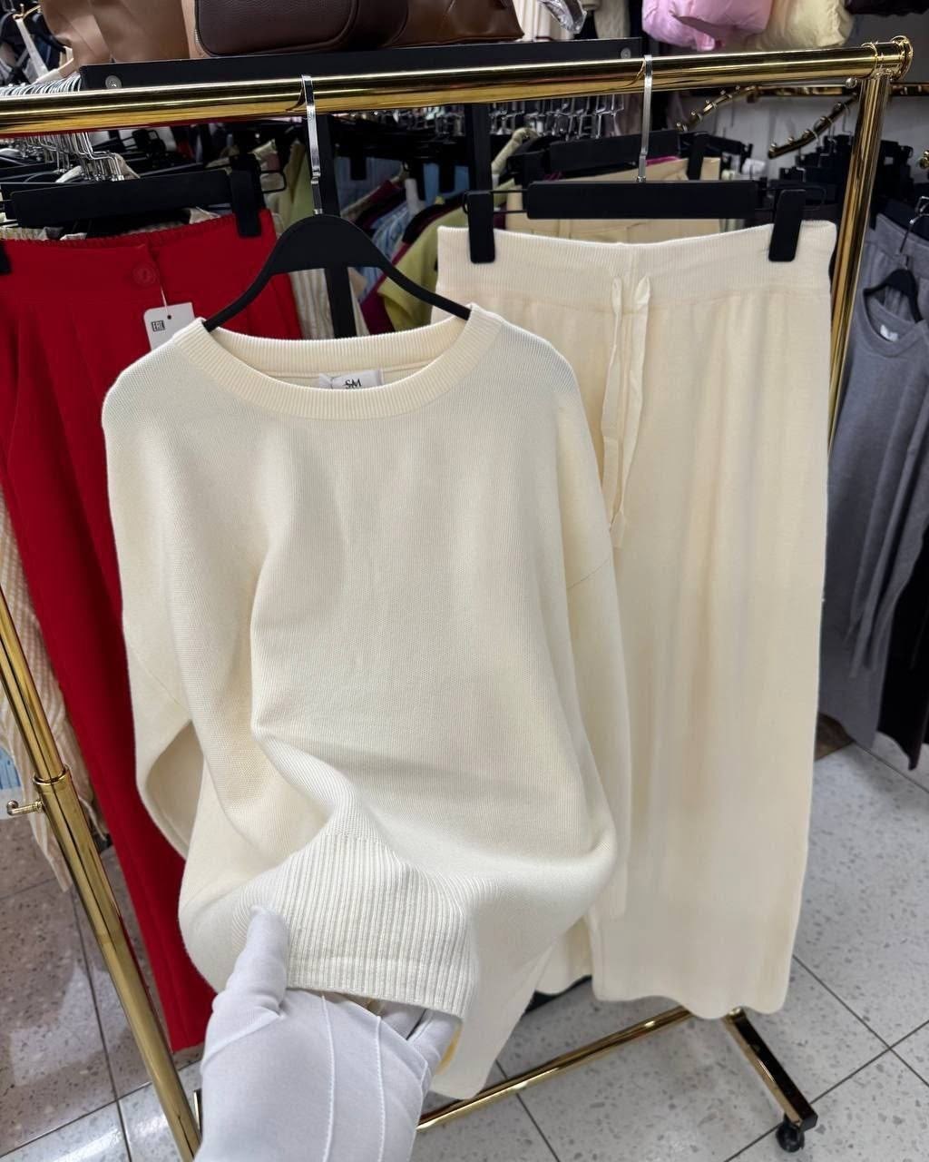 трикотажные костюмы,вязаные костюмы,костюм вязаный теплый с брюками kamillastyle,костюмы брючные,костюм молочный