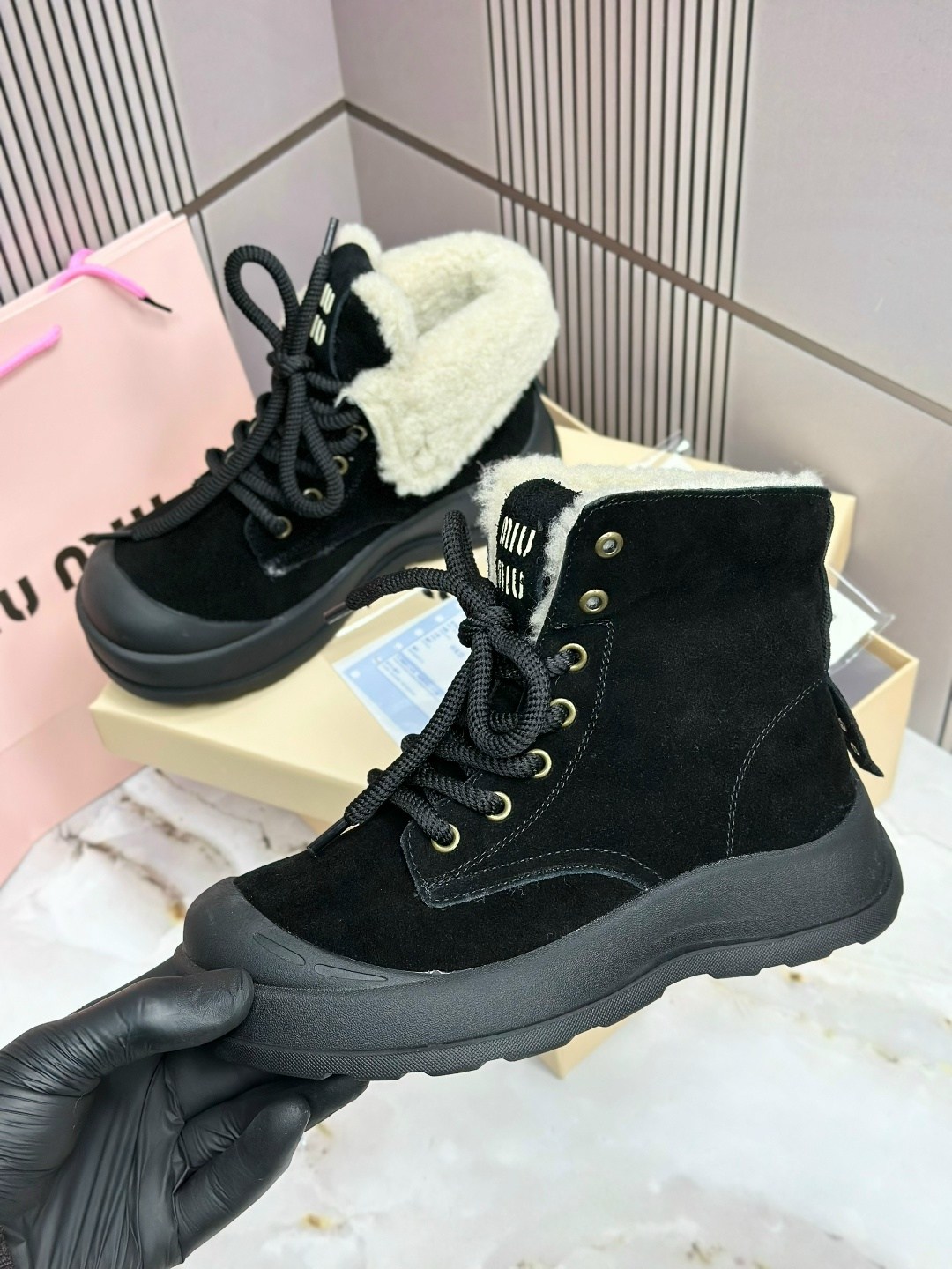 ботинки miu miu,,ботинка женские зимние,зимняя женская ,ботинки миу миу женские зимние