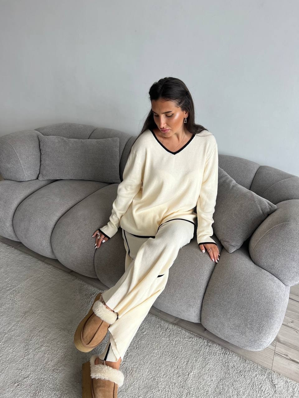 трикотажный костюм,костюм молочный,костюм с брюками,вязаные костюмы,трикотажные костюмы женские