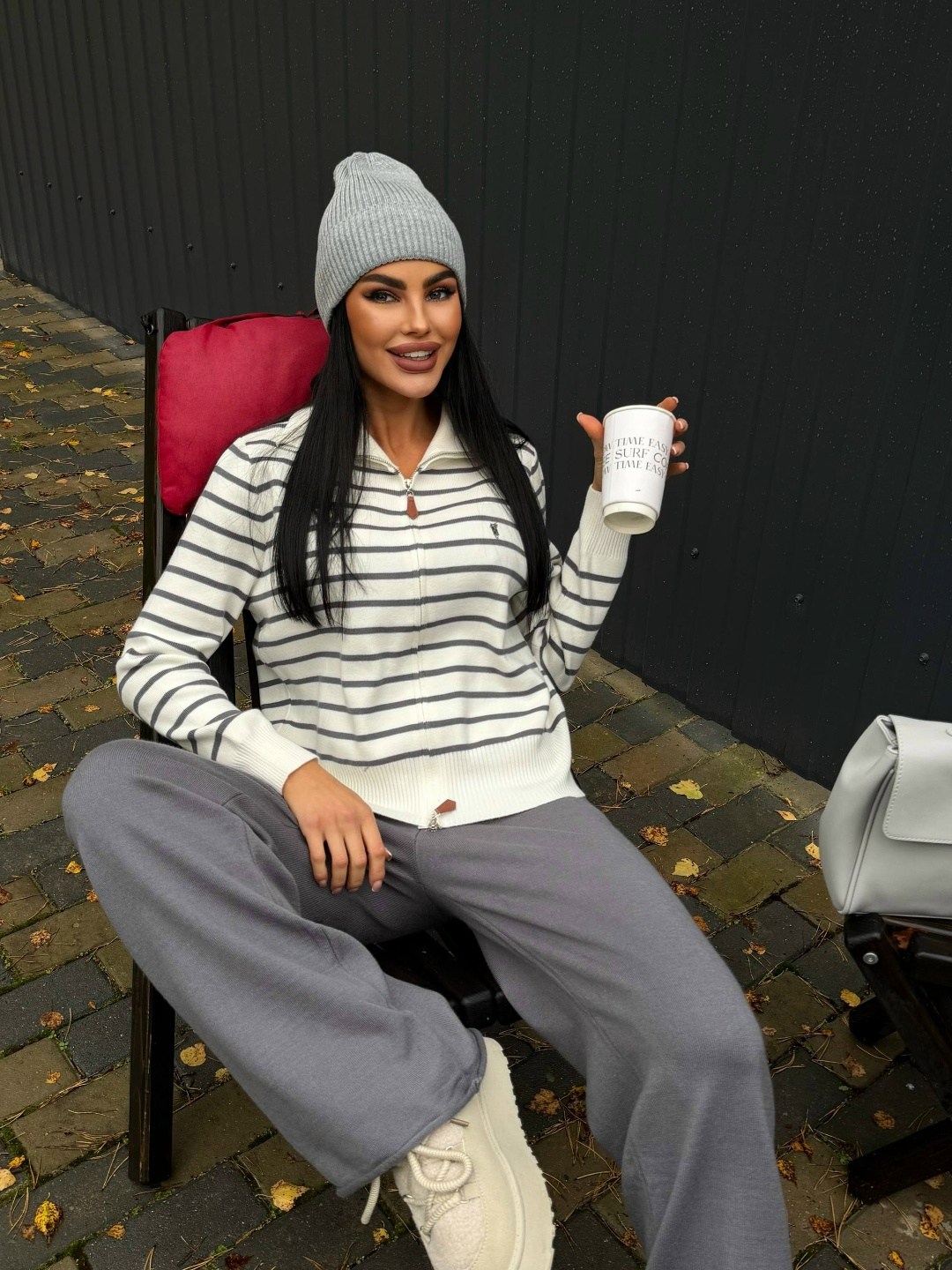 трикотажные костюмы,стильные костюмы,костюм трикотажный вязаный тройка с шапкой,женский вязаный костюм,костюм с брюками