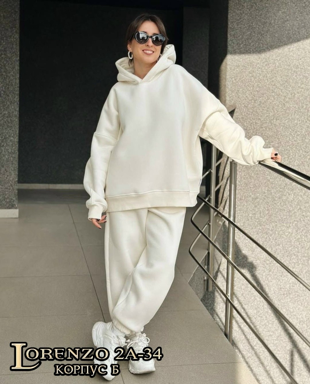 костюм повседневный,теплый костюм на флисе,костюм на флисе,костюм белый,спортивные костюмы