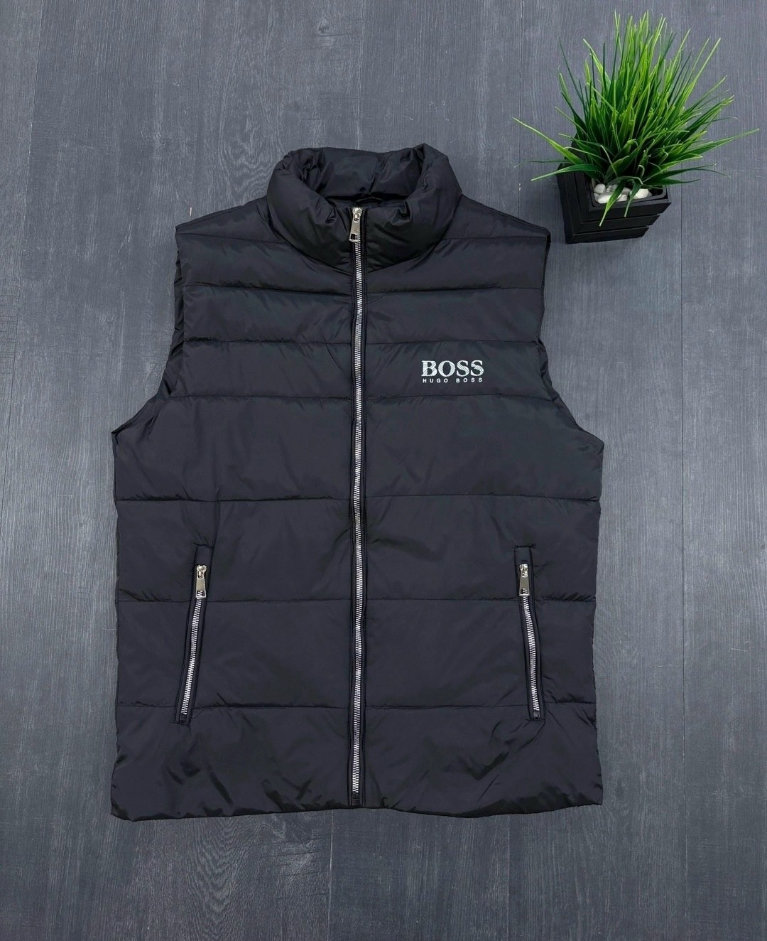 жилетка boss мужская,жилет boss,жилет boss жилет,жилетка хуго босс,утепленный жилет boss
