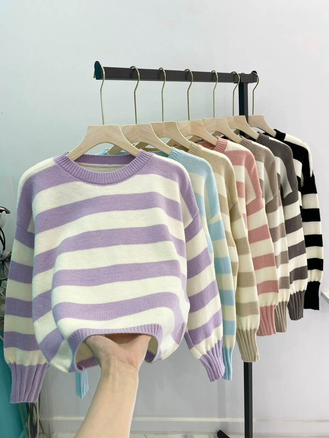 женский трикотажный свитер в полоску,женские свитера,свитер женский в полоску,свитер модный,свитер женский трикотажный