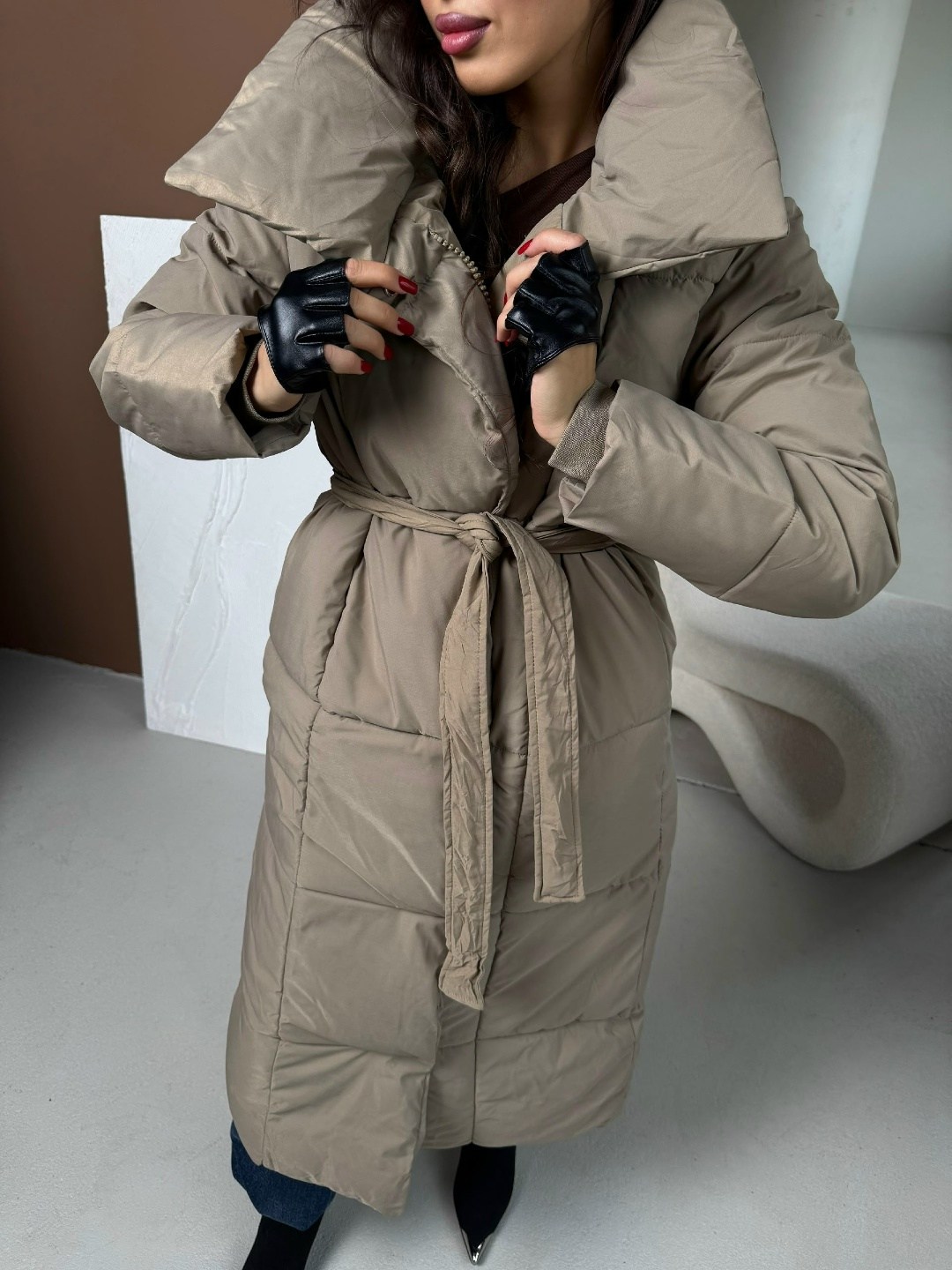 удлиненный зимний пуховик,удлиненный пуховик,пуховик с капюшоном,пуховик зимний,пуховик