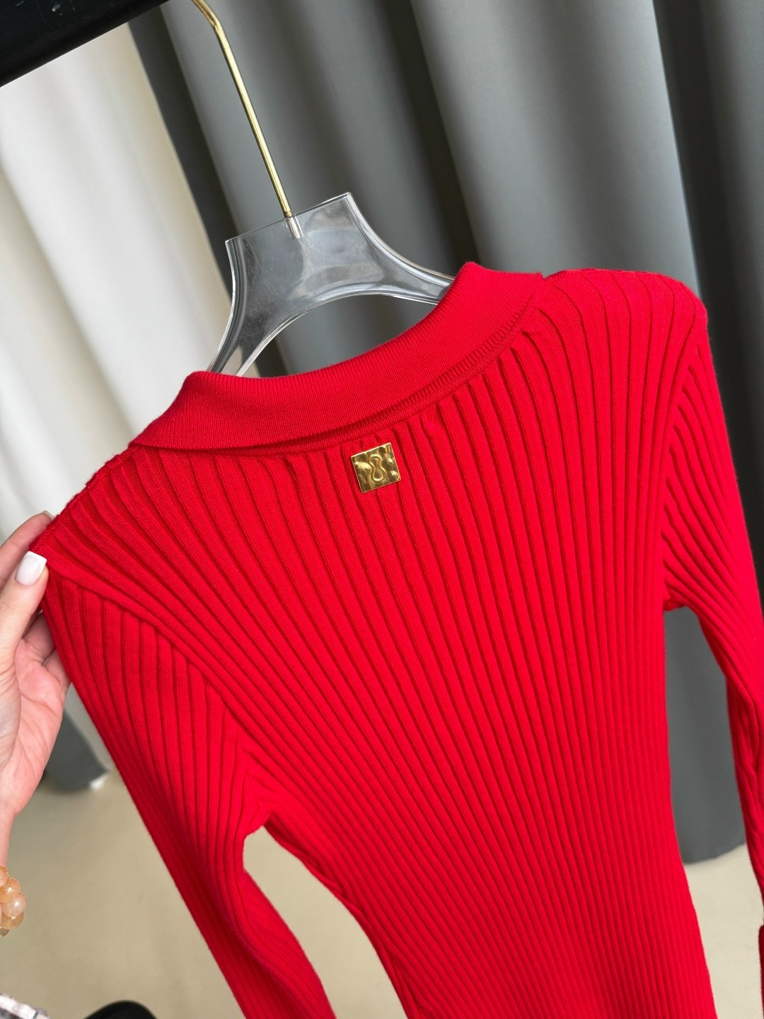 трикотажное платье,платье красное,платье трикотажное миди,платье женская,платье трикотажное с ремешком