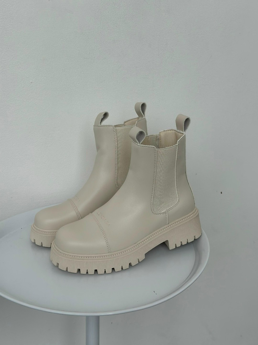 женские ботинки,,ботинки женские челси,ботинки с цепью,модные ботинки