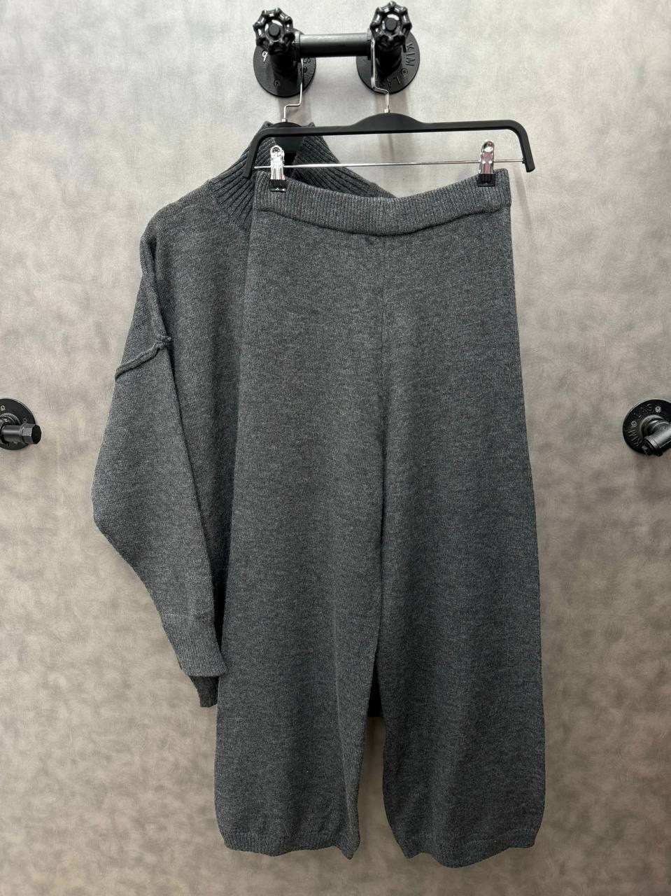 модные свитера,свитер оверсайз вязаный с горлом,вязаные костюмы,свитер свободный,свитер с высоким воротником