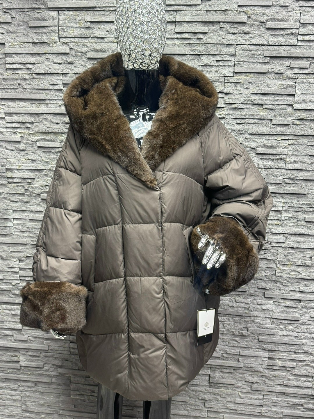 пуховики с мехом,пуховики с натуральным мехом,пуховик женский с натуральным мехом,женские пуховики,пуховик женский с мехом