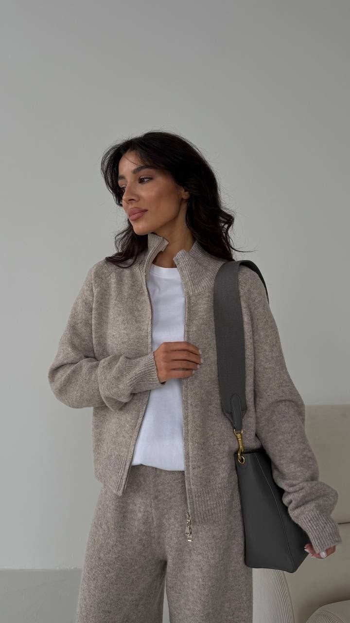 женская кофта,трикотажные костюмы, ,джемпер бежевый,толстовки кофта