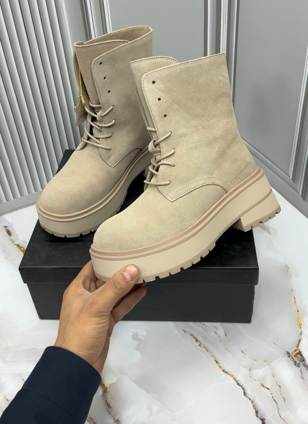 ботинки женские,,модные ботинки,ботинка,зимняя  женская