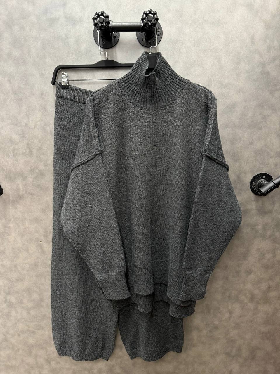 модные свитера,свитер оверсайз вязаный с горлом,вязаные костюмы,свитер свободный,свитер с высоким воротником