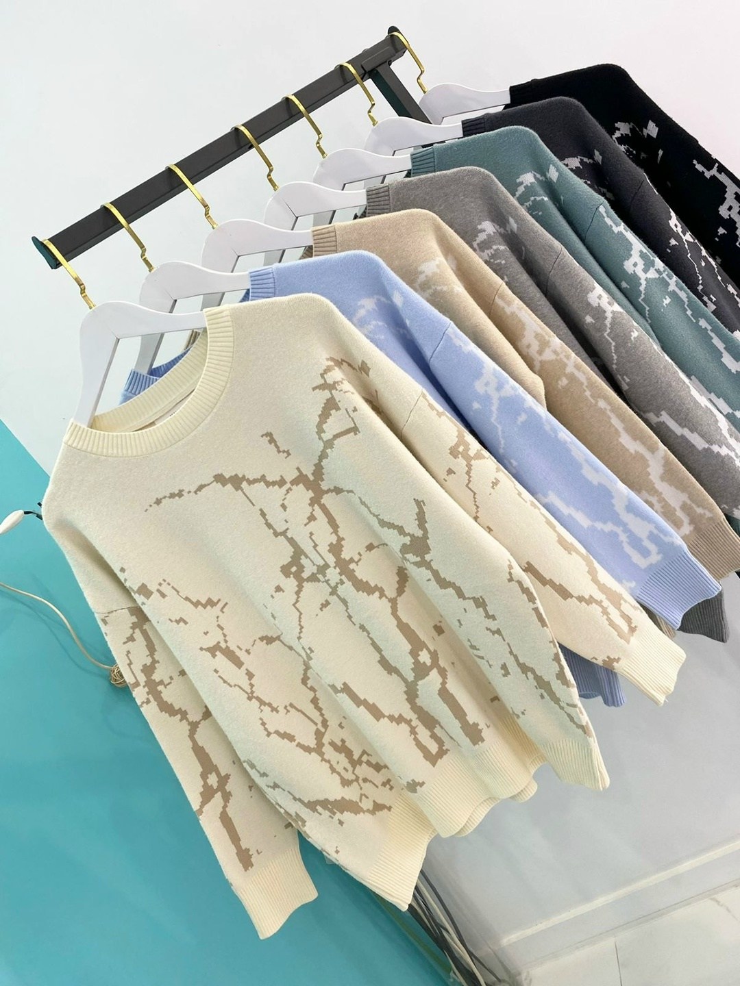 свитер с принтом,свитера женские,свитер,модный свитер,кофта женская