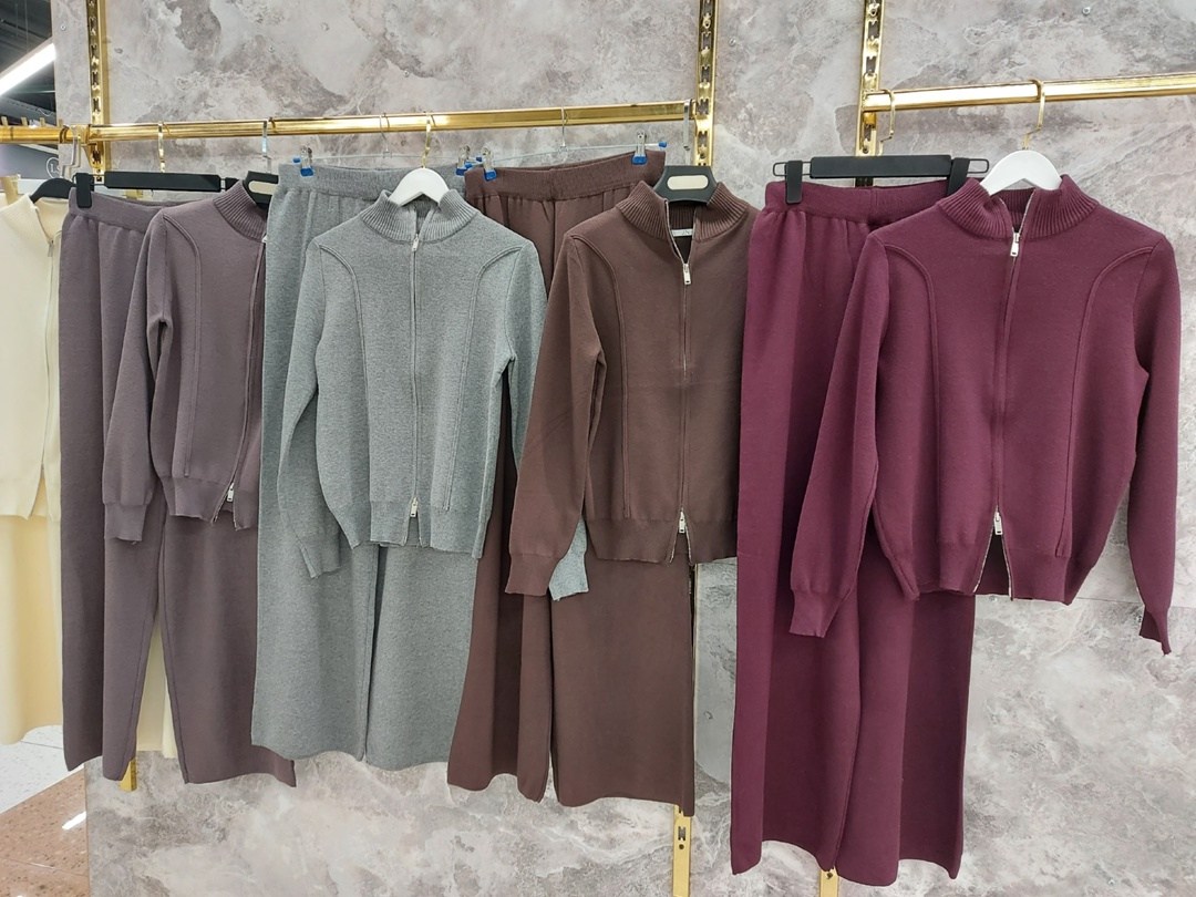 костюм двойка кашемир,трикотажные костюмы,стильные костюмы,костюмы двойки,трикотажные костюмы женские