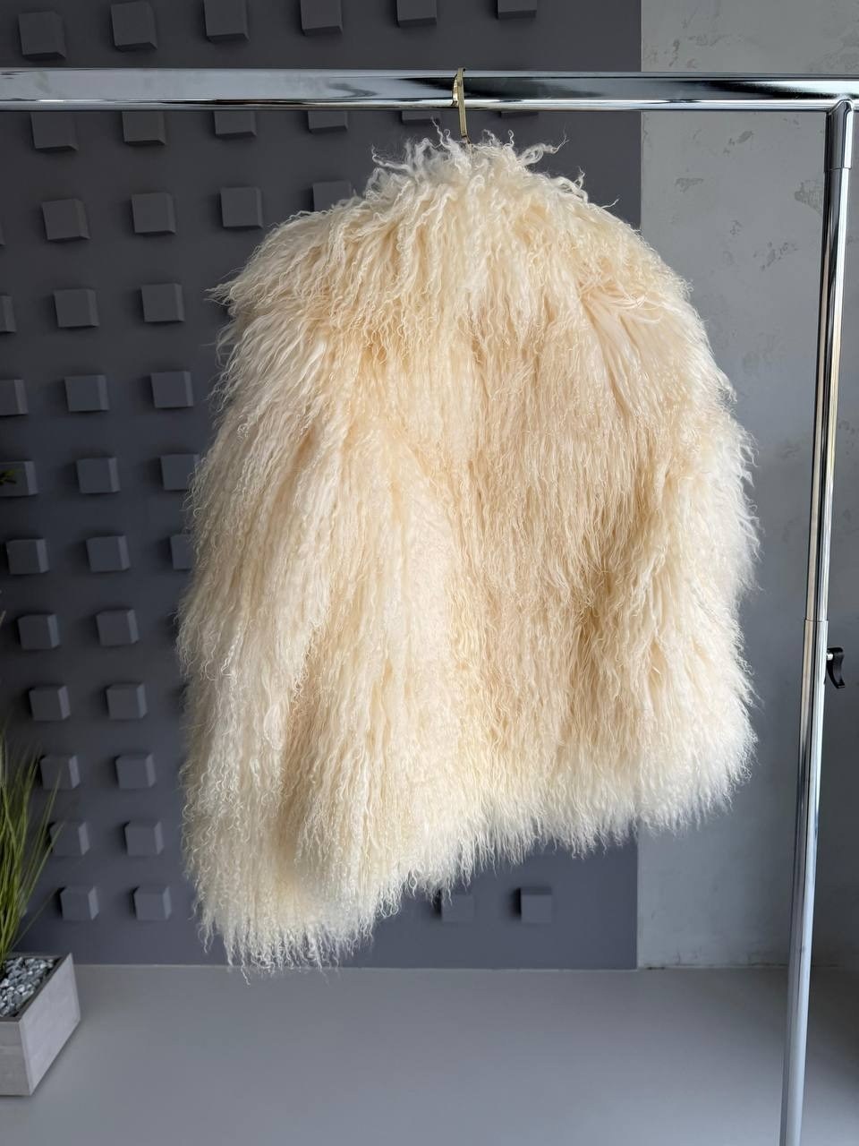 шуба искусственная,шуба из ламы,пушистое пальто,шуба из искусственного меха,шуба искусственная женская