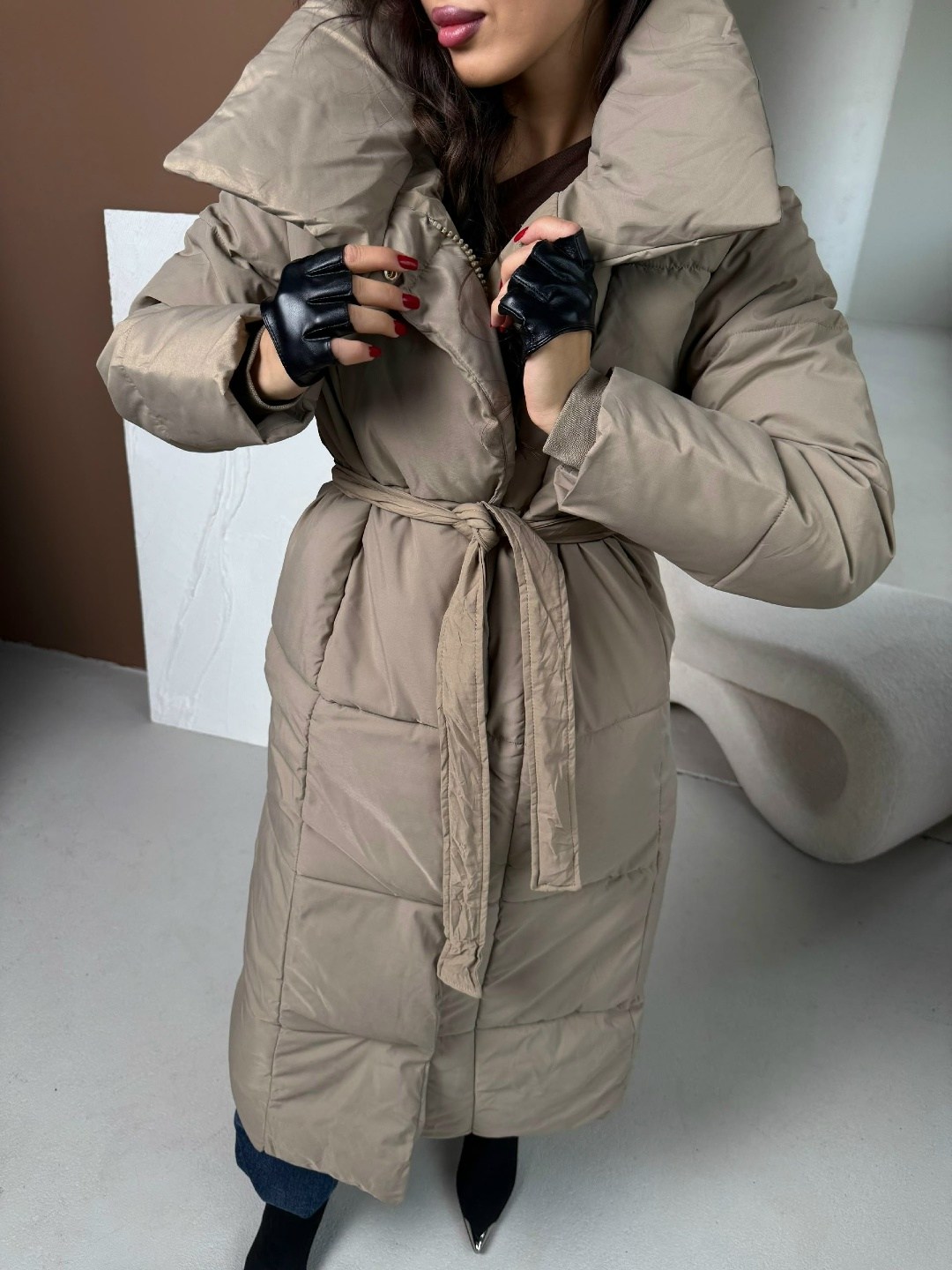 удлиненный зимний пуховик,удлиненный пуховик,пуховик с капюшоном,пуховик зимний,пуховик