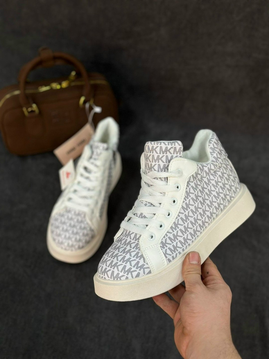 , женская,женские кроссовки,кроссовки michael kors,обуви