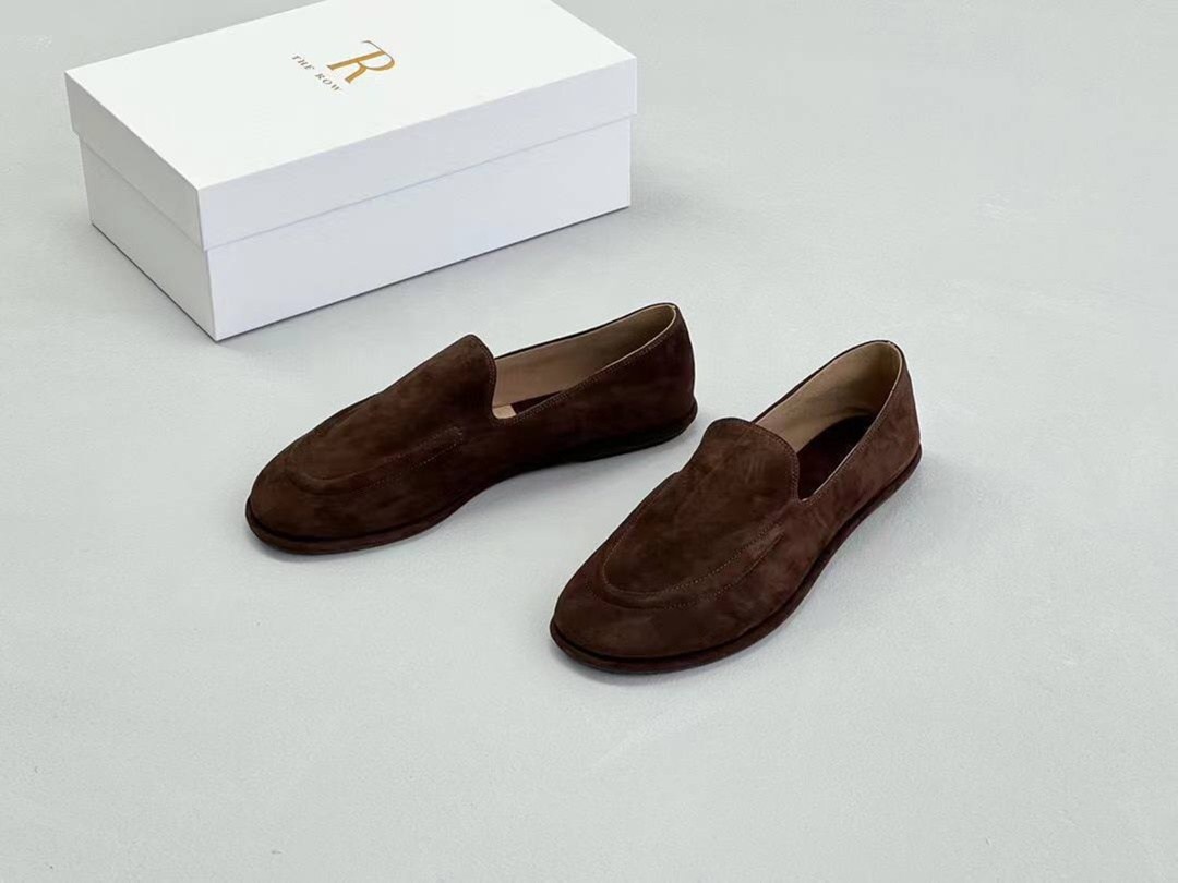 лоферы модные,,замшевые лоферы,лоферы женские,loro piana лоферы