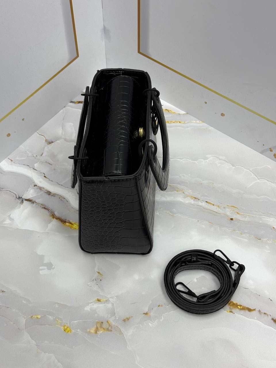 сумки диор,сумочки женские,сумочка модная,модная сумка,сумка диор красная