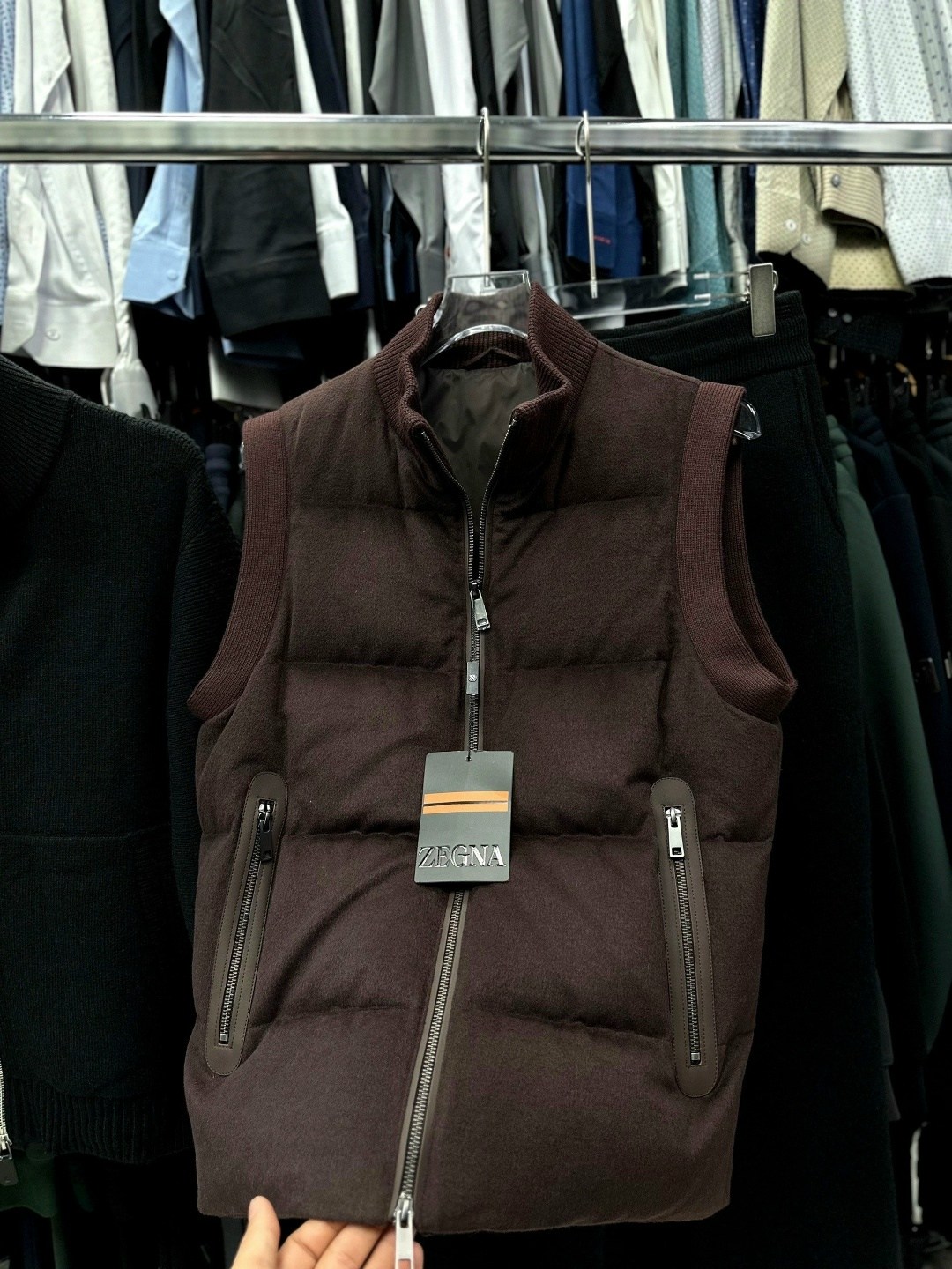 жилет коричневый,жилет мужской,жилет утепленная,жилет,жилет стеганый