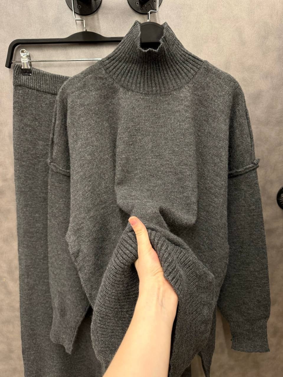модные свитера,свитер оверсайз вязаный с горлом,вязаные костюмы,свитер свободный,свитер с высоким воротником