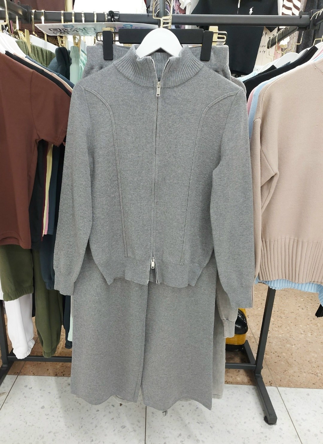 костюм двойка кашемир,трикотажные костюмы,стильные костюмы,костюмы двойки,трикотажные костюмы женские