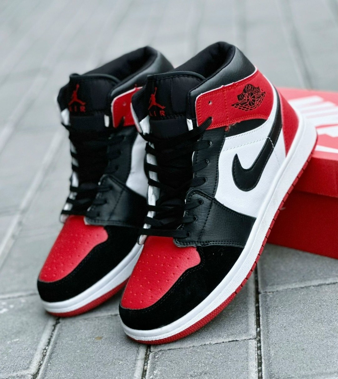 кроссовки nike air jordan 1,air jordan 1 mid lucky green,мужские кроссовки nike air jordan 1 retro high,кроссовки для мужчин,nike air jordan 1