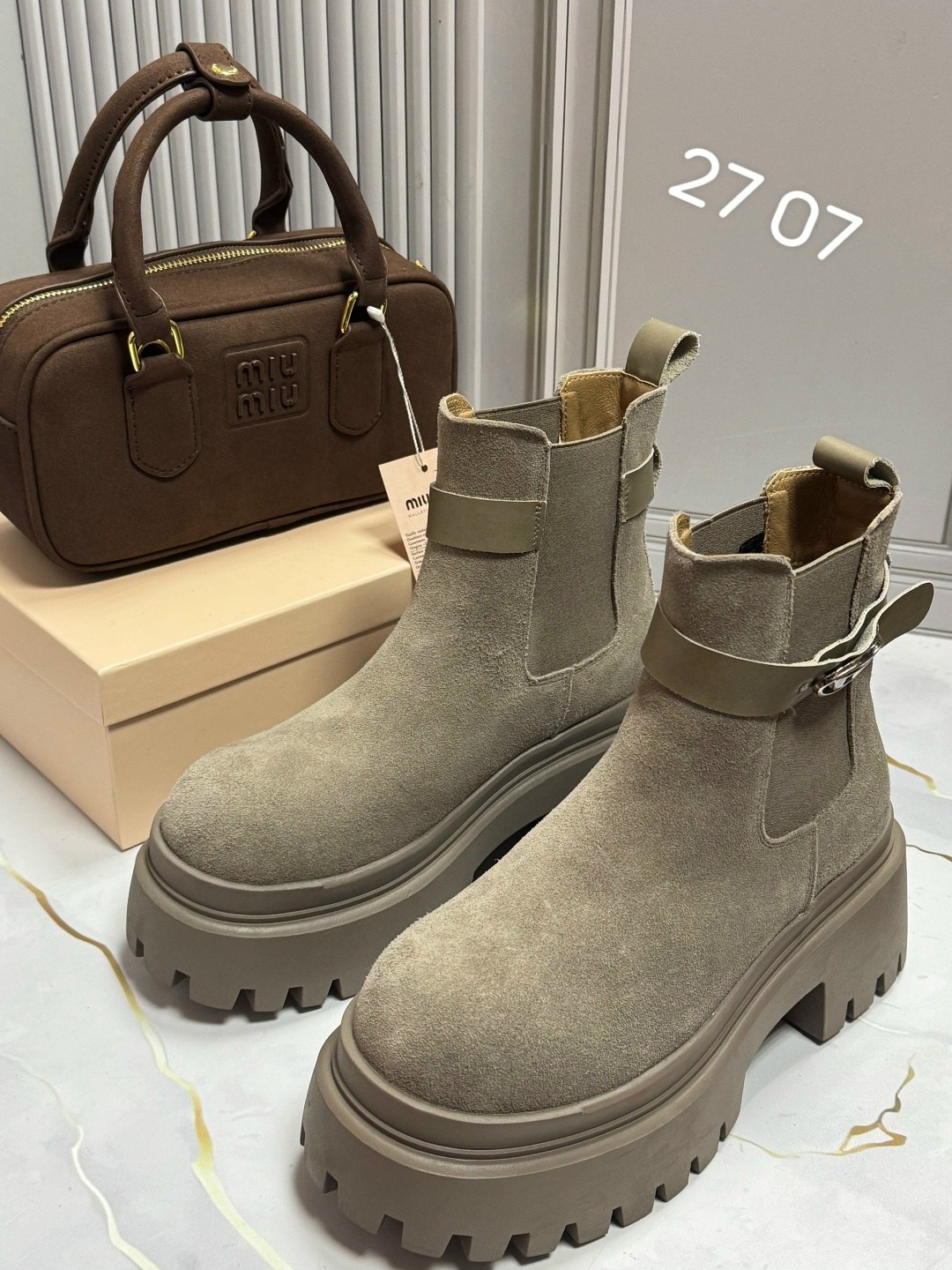 женские ботинки,,ботинки модные,ботинки челси баленсиага, женская