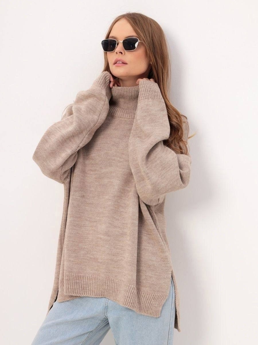 свитер оверсайз с высоким воротником,свитер женский оверсайз,свитер оверсайз вязаный с горлом женский,свитер женский с горлом оверсайз,вязаный джемпер женский оверсайз