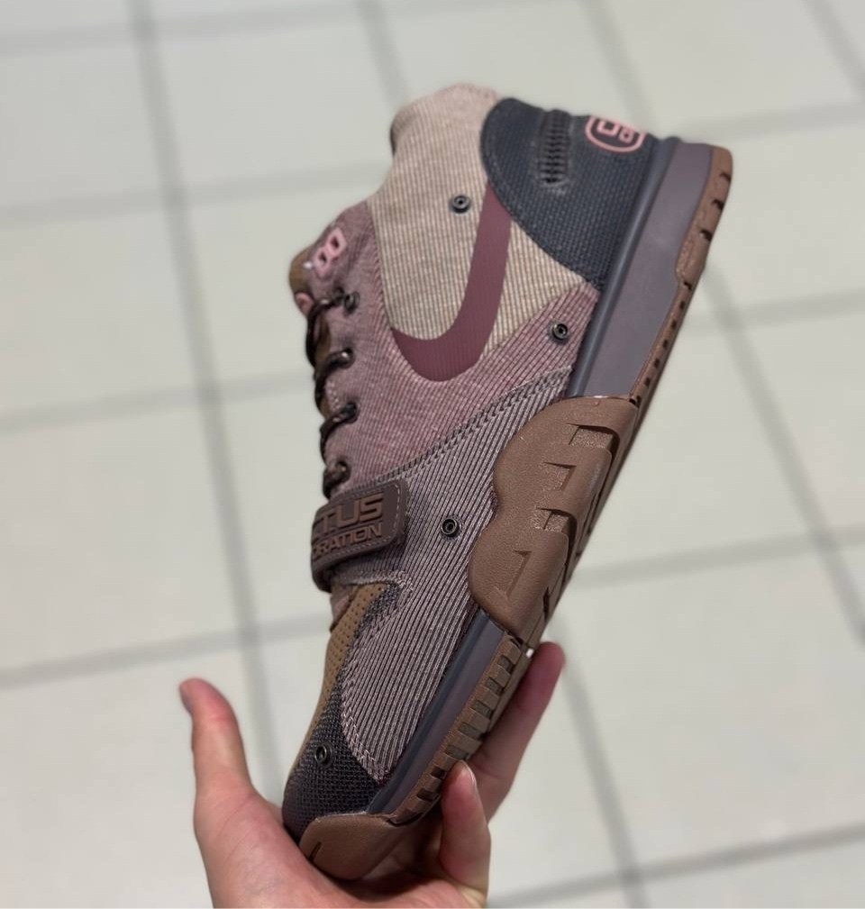 nike air trainer 1 sp travis scott wheat,кроссовки nike travis scott x air trainer 1 sp,nike air trainer 1 travis scott,кроссовки nike x travis scott air trainer,кроссовки