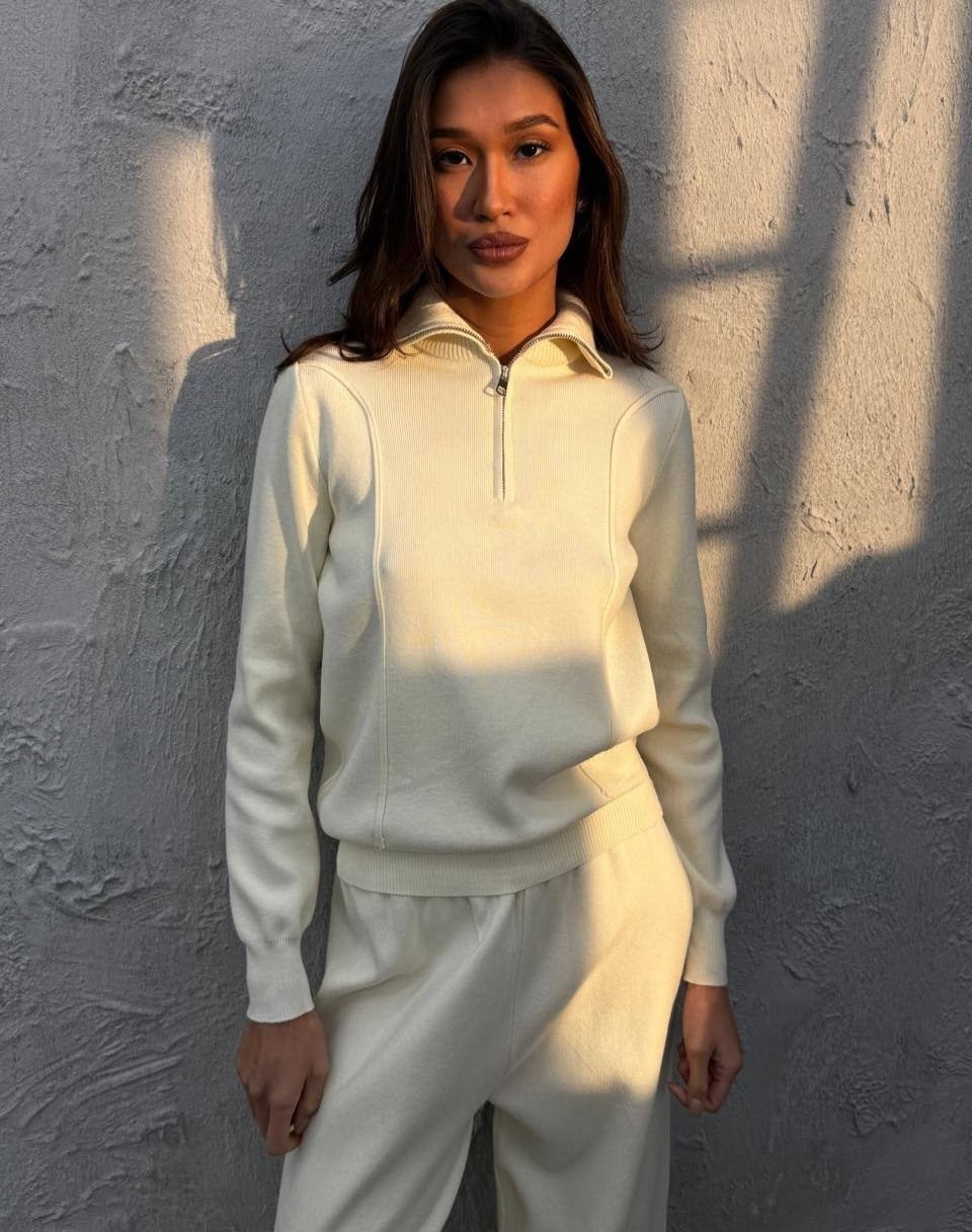 трикотажные костюмы,трикотажный костюм женский,костюм женский на флисе,стильный трикотажный костюм,спортивный костюм повседневный