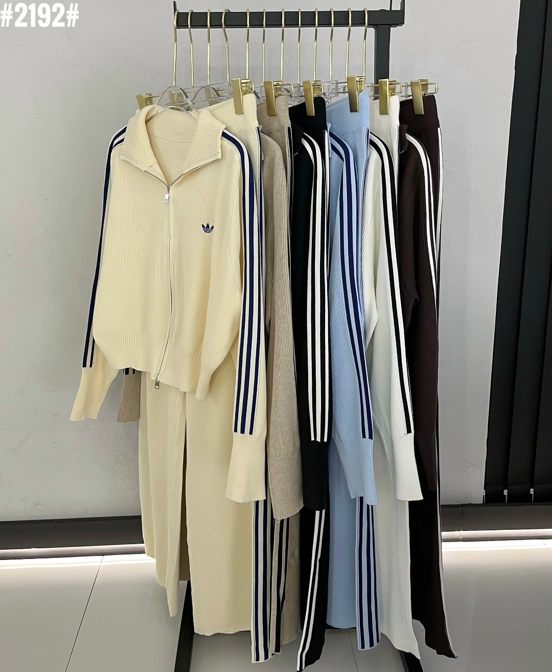 спортивные костюмы женские,спортивные костюмы,спортивные костюмы адидас,женские костюмы,женский костюм двойка