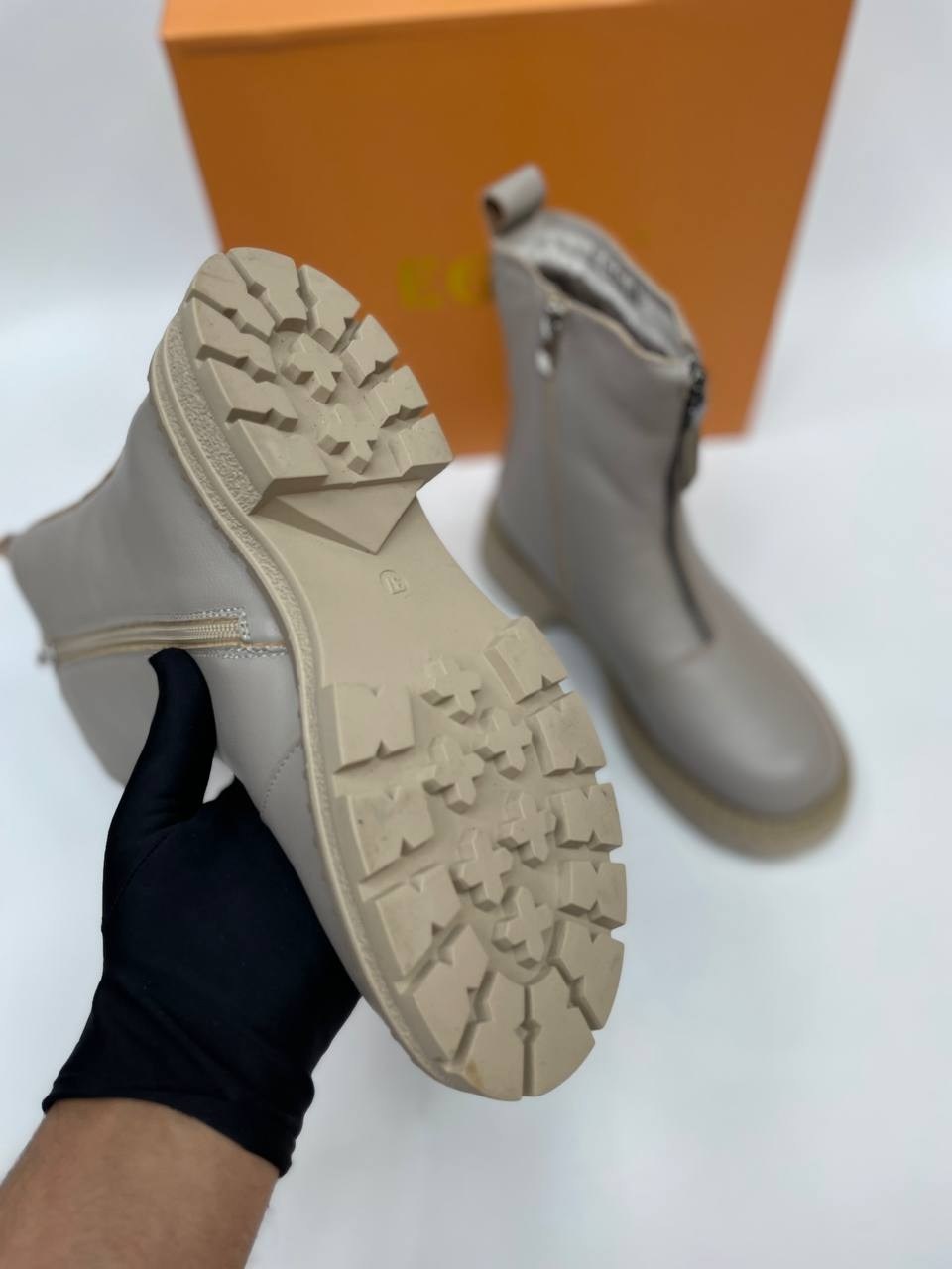 ботинки женские,,ботинка женские зимние,женская ,ботинки модные