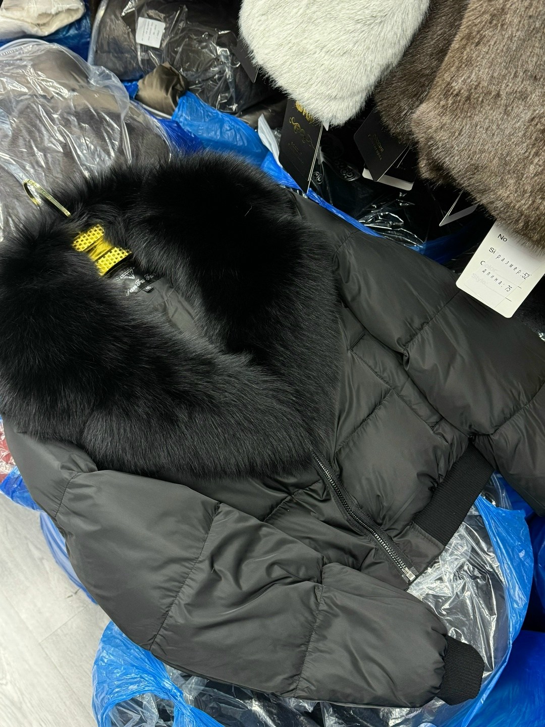 пуховики с мехом,женские пуховики,пуховики с натуральным мехом,короткий пуховик,зимние куртки