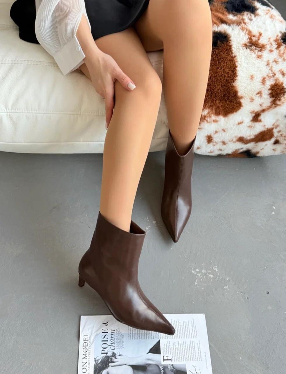 ,ботильоны женские,модные ботильоны,ботильоны дизайнерские,женские ботильоны с острым носком