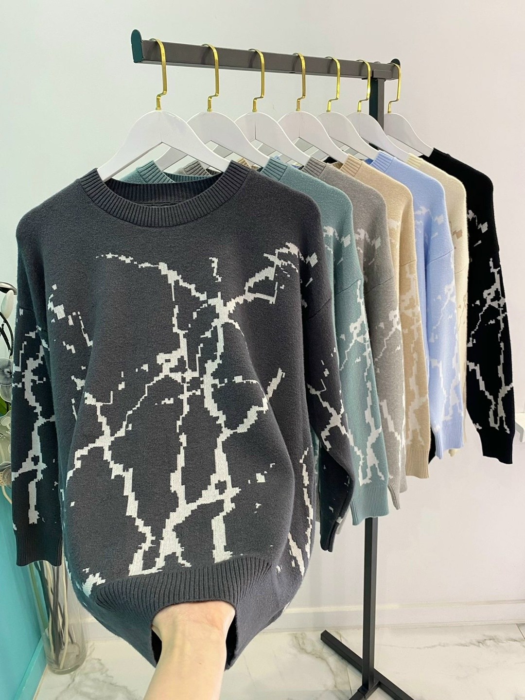 свитер с принтом,свитера женские,свитер,модный свитер,кофта женская