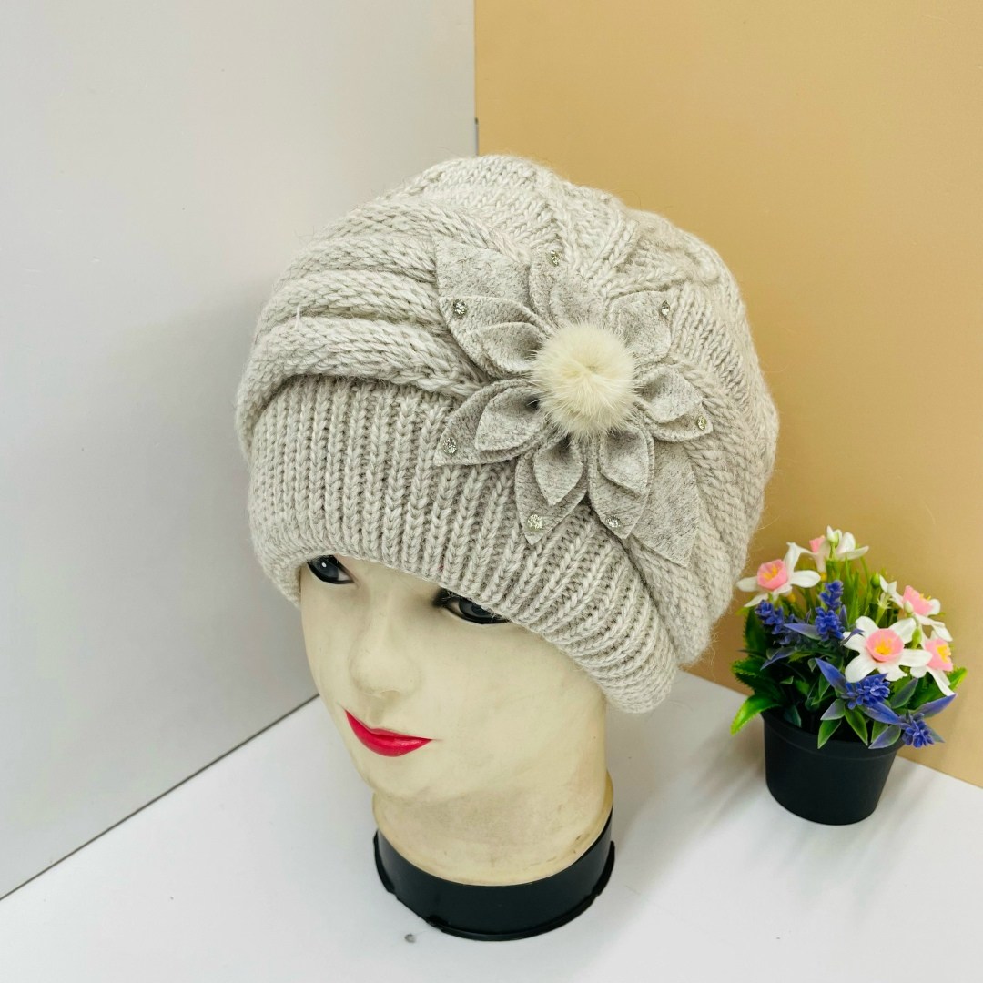 вязаная шапка женская,шапка женская,шапка для женщин,шапки зимняя,вязаная шапка