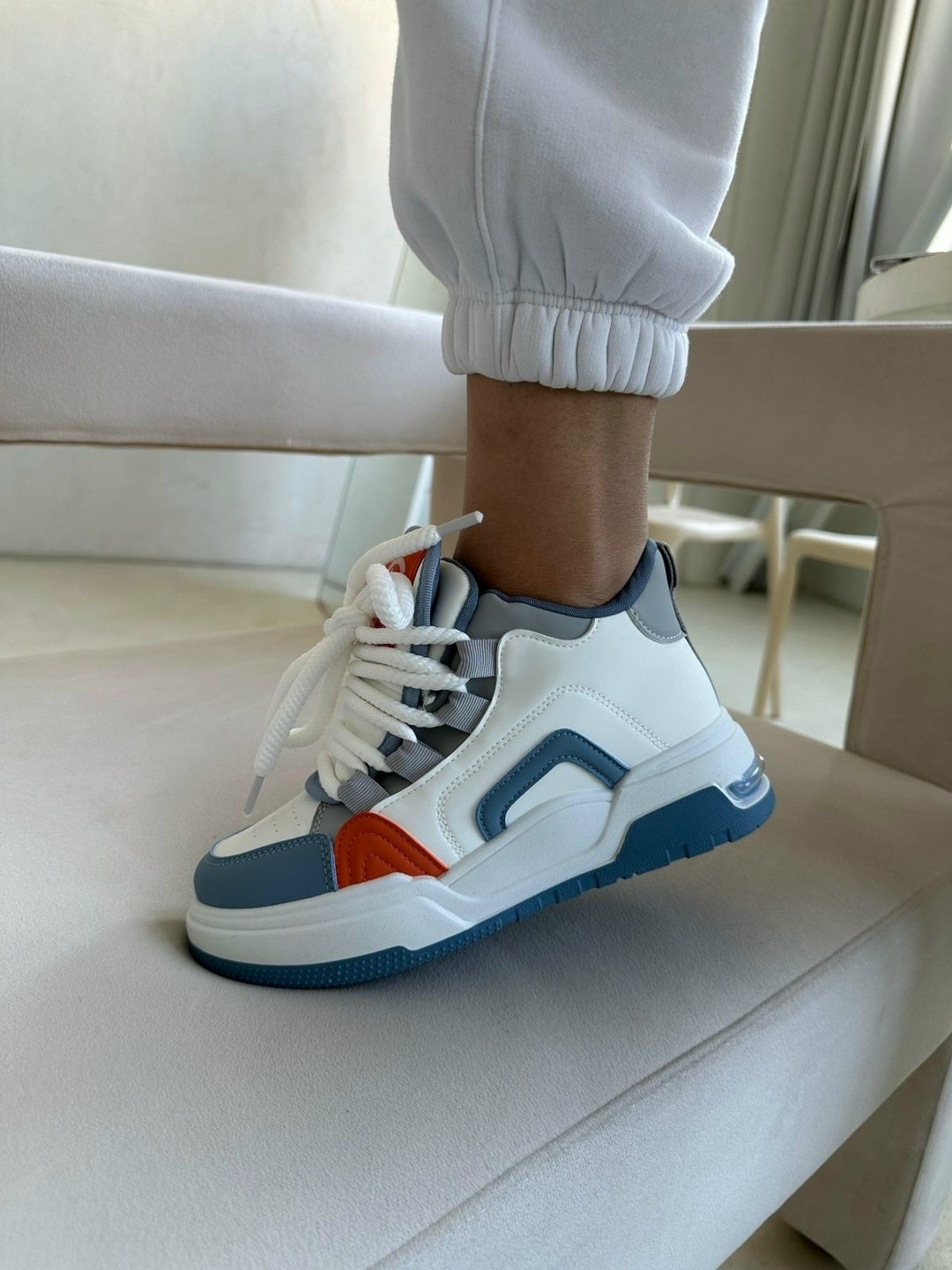 ,кроссовки женскиe,высокие кроссовки,спортивная ,кроссовки весенние женские