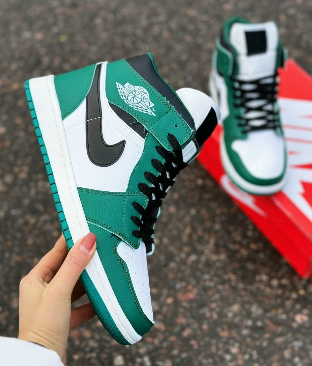 кроссовки nike air jordan 1,air jordan 1 mid lucky green,мужские кроссовки nike air jordan 1 retro high,кроссовки для мужчин,nike air jordan 1