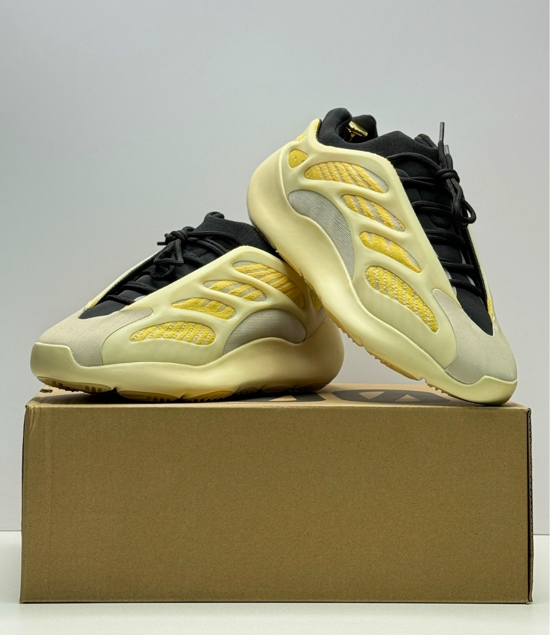 adidas yeezy boost 700 v 3,adidas yeezy boost 700,кроссовки adidas yeezy boost 700 v3,кроссовки adidas yeezy boost 700,кроссовки