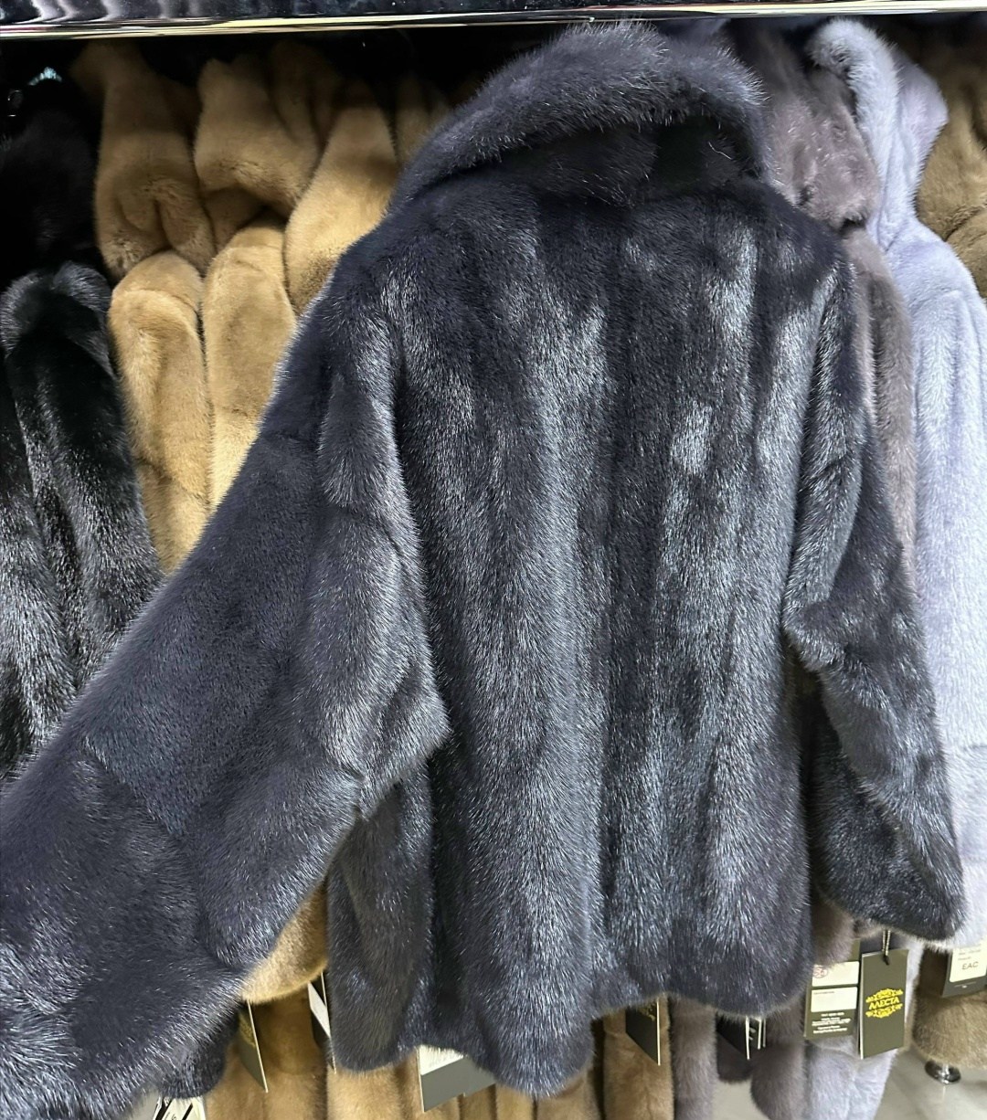 шубы норковые,шубка,шуба норковая с капюшоном,шуба из меха норки,шуба норка